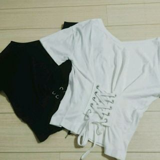 シマムラ(しまむら)のしまむら　コルセットTシャツ　ユニクロ　アベイル　GU 　刺繍　ZARA ザラ(Tシャツ(半袖/袖なし))