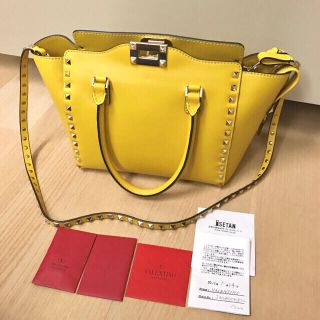 ヴァレンティノ(VALENTINO)の伊勢丹購入♡ ヴァレンティノ ロック スタッズ バッグ ♡ 黄色(ハンドバッグ)