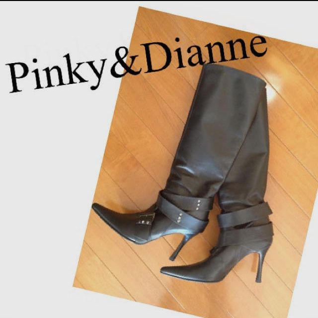 Pinky&Dianne(ピンキーアンドダイアン)の8月いっぱいで処分します レディースの靴/シューズ(ブーツ)の商品写真