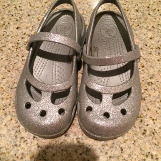 クロックス(crocs)のクロックス シルバーラメ C10(サンダル)