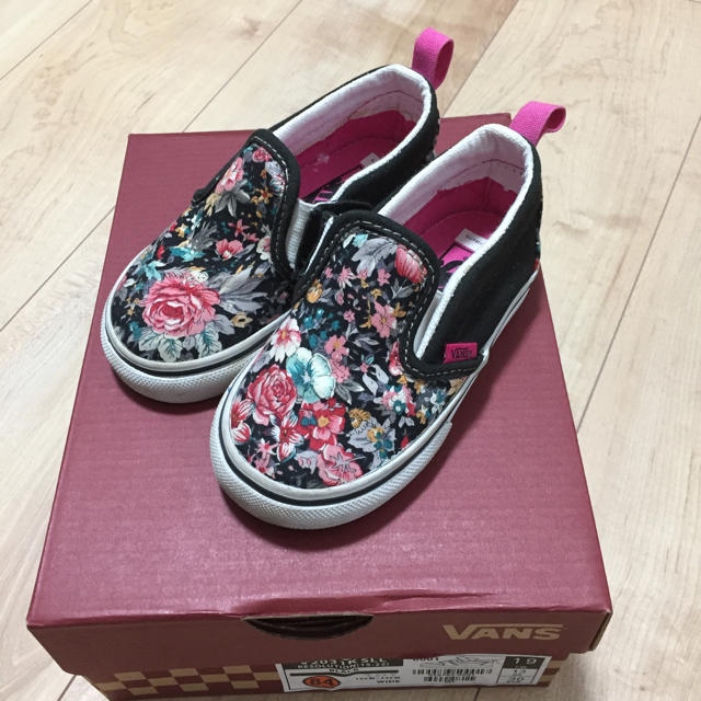 VANS(ヴァンズ)のVANS花柄スリッポン❤︎ キッズ/ベビー/マタニティのベビー靴/シューズ(~14cm)(その他)の商品写真