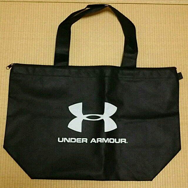 UNDER ARMOUR(アンダーアーマー)のアンダーアーマー  ショップ袋  未使用 レディースのバッグ(ショップ袋)の商品写真