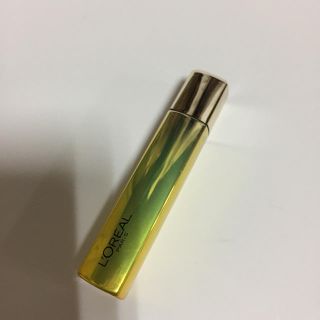 ロレアルパリ(L'Oreal Paris)のロレアルパリ ユイルカレス801 イエロー(リップグロス)