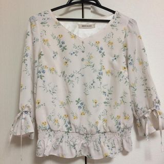 ミッシュマッシュ(MISCH MASCH)の花柄トップス(シャツ/ブラウス(長袖/七分))