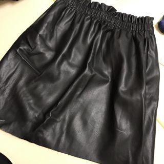 ザラ(ZARA)のフェイクレザースカート(ミニスカート)