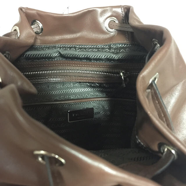 美品 プラダ オールレザー リュック