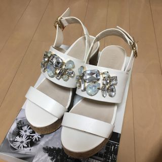 ジルバイジルスチュアート(JILL by JILLSTUART)のJill by Jillstuart ビジュー付きサンダル(サンダル)