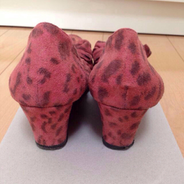alfredoBANNISTER(アルフレッドバニスター)のピンクの豹柄パンプス レディースの靴/シューズ(ハイヒール/パンプス)の商品写真