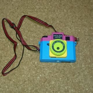 HOLGA digital(コンパクトデジタルカメラ)