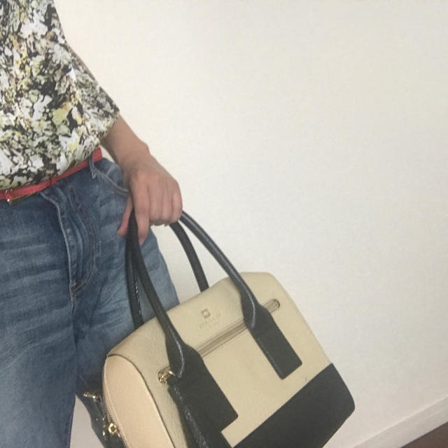 kate spade new york(ケイトスペードニューヨーク)のケイトスペード ツートンカラーバッグ レディースのバッグ(ハンドバッグ)の商品写真