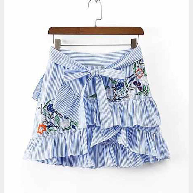 ZARA(ザラ)のストライプリボン フリル ミニスカート レディースのスカート(ミニスカート)の商品写真