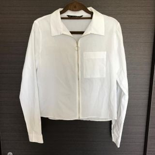 ザラ(ZARA)のZARA ファスナー付き白シャツ(シャツ/ブラウス(長袖/七分))