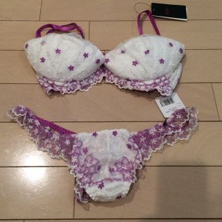 ラヴィジュール(Ravijour)のRavijour TバックSET👙✨値段交渉可(ブラ&ショーツセット)