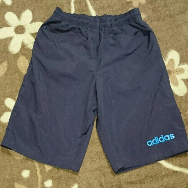 adidas(アディダス)のadidasパンツ☆130㎝ キッズ/ベビー/マタニティのキッズ服男の子用(90cm~)(パンツ/スパッツ)の商品写真