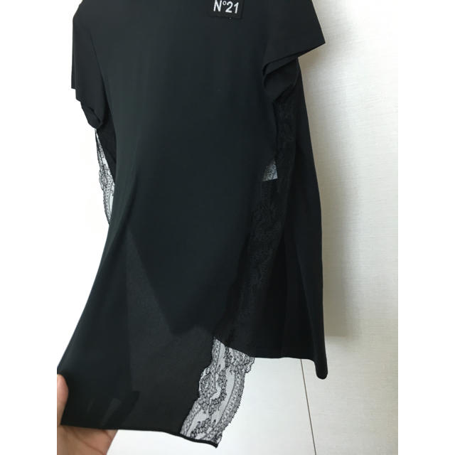 N°21(ヌメロヴェントゥーノ)のヌメロ21°シルクカットソーレース美品 レディースのトップス(カットソー(半袖/袖なし))の商品写真