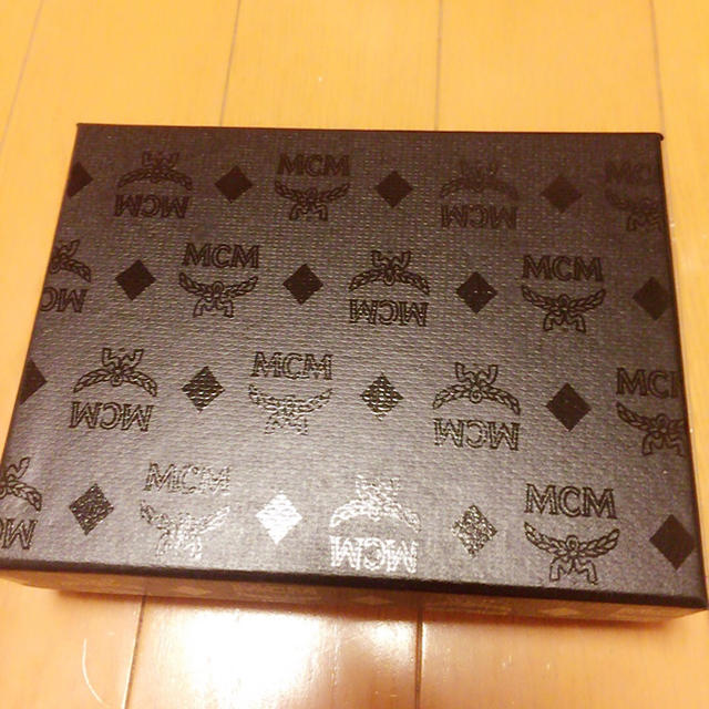 MCM(エムシーエム)の[美品]MCM ボックス&内袋  レディースのバッグ(ショップ袋)の商品写真