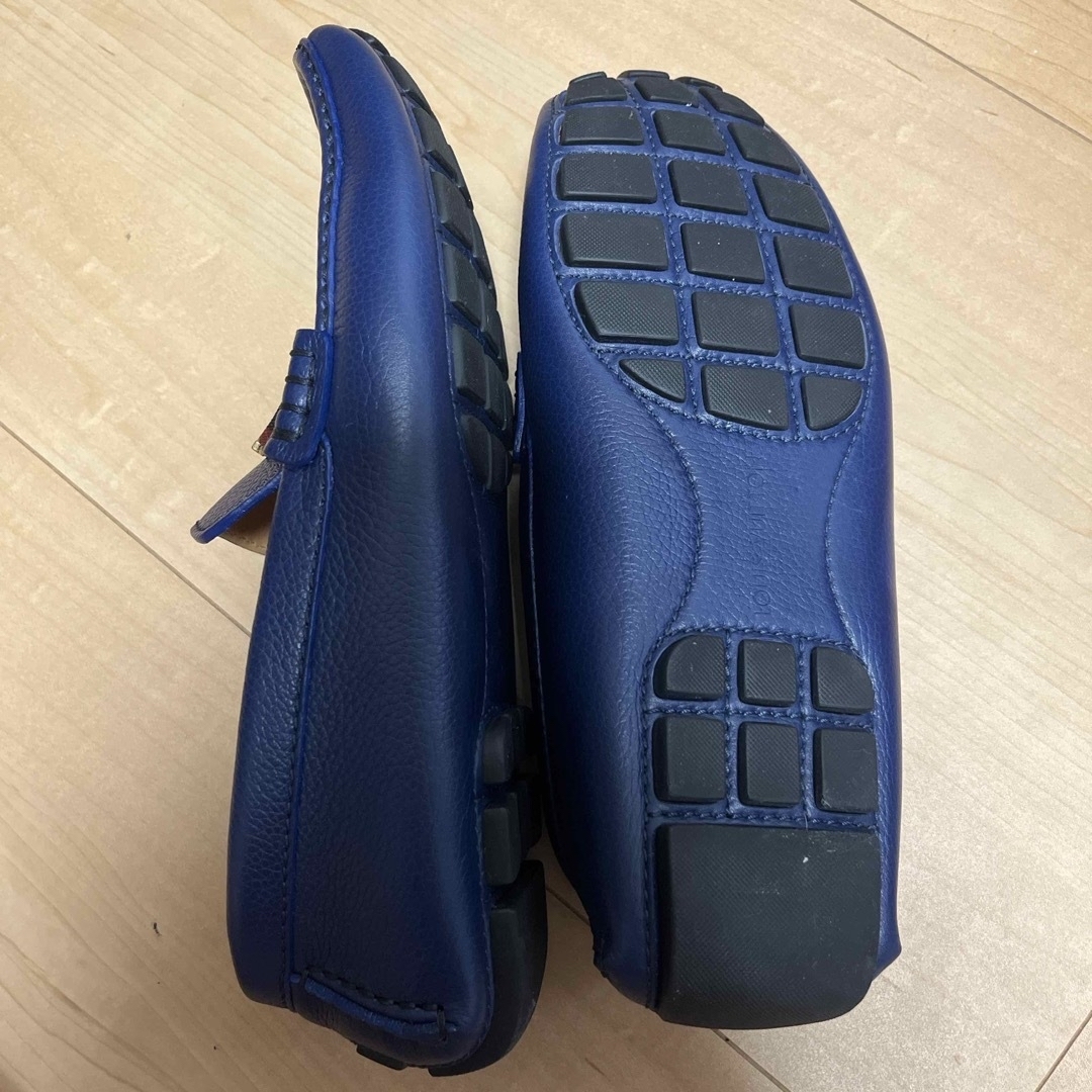 LOUIS VUITTON(ルイヴィトン)のルイヴィトン LV 正規品 ローファー メンズ 8サイズ 美品 保存袋、箱あり メンズの靴/シューズ(スリッポン/モカシン)の商品写真