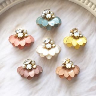 ハーフフラワーピアス/イヤリング(ピアス)