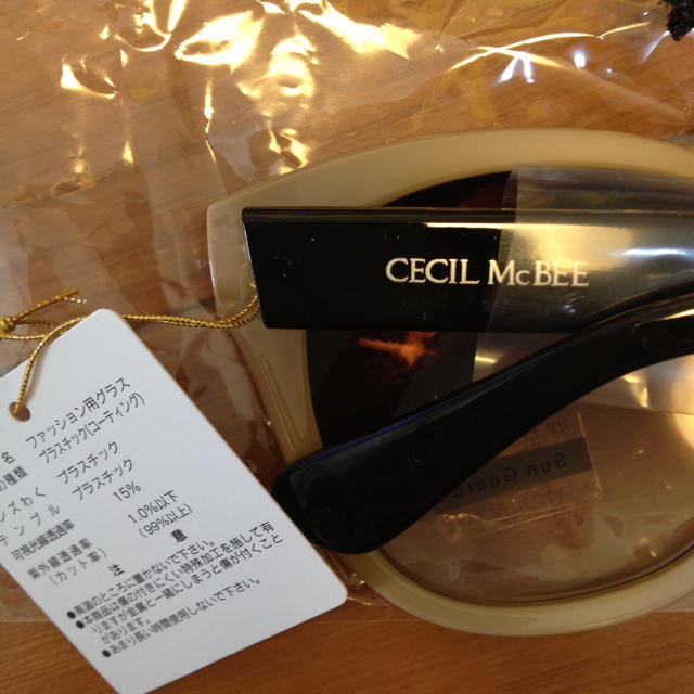 CECIL McBEE(セシルマクビー)の紫外線９９％カット サングラス レディースのファッション小物(サングラス/メガネ)の商品写真