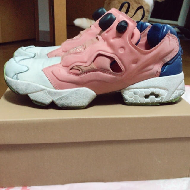 Reebok(リーボック)のReebok insta pump fury ポンプフューリー レディースの靴/シューズ(スニーカー)の商品写真