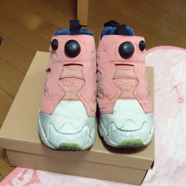 Reebok(リーボック)のReebok insta pump fury ポンプフューリー レディースの靴/シューズ(スニーカー)の商品写真