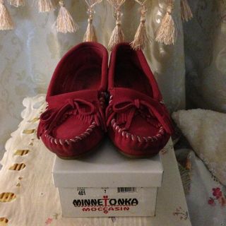 ミネトンカ(Minnetonka)のミネトンカ❤ピンク(ローファー/革靴)
