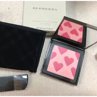 バーバリー(BURBERRY)の【あい様 専用】 新品 バーバリー 限定 チーク ハート(チーク)