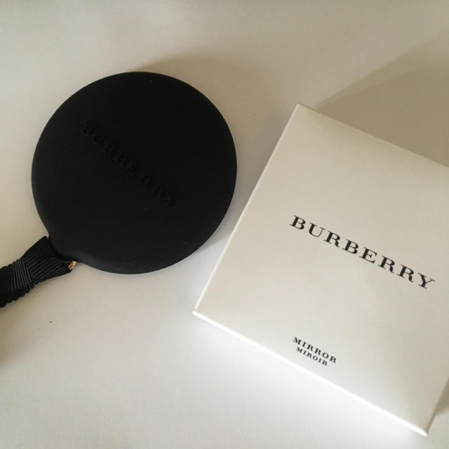 BURBERRY(バーバリー)のバーバリー ミラー 新品未使用 コスメ/美容のコスメ/美容 その他(その他)の商品写真