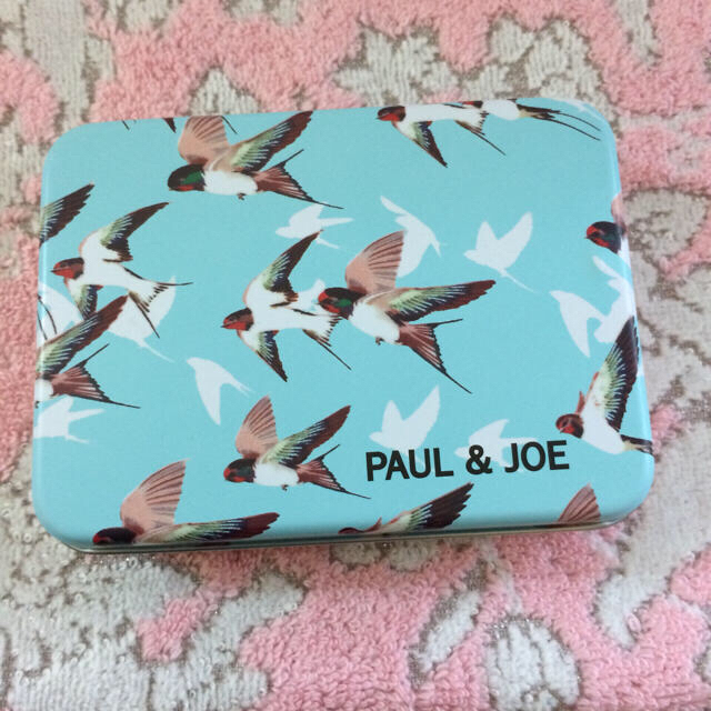 PAUL & JOE(ポールアンドジョー)のVOCE4月号 付録 PAUL&JOE ジューシー透明肌 実現BOX コスメ/美容のキット/セット(サンプル/トライアルキット)の商品写真