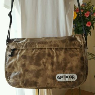 アウトドア(OUTDOOR)の新品　アウトドア　OUTDOOR ショルダーバッグ　斜め掛け　軽量　男女　通学(メッセンジャーバッグ)