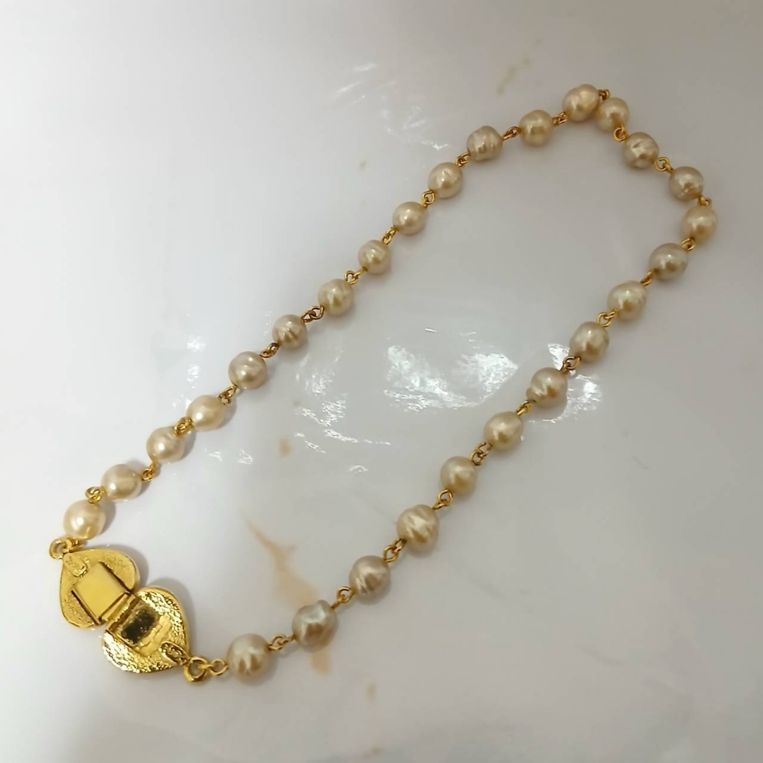Yves Saint Laurent(イヴサンローラン)の【極美品】YVES SAINT LAURENT ダブルハートネックレス パール レディースのアクセサリー(ネックレス)の商品写真