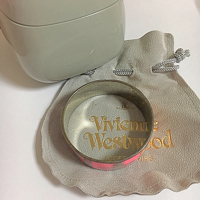 Vivienne Westwood(ヴィヴィアンウエストウッド)のvivienne westwood  ♡  バングル レディースのアクセサリー(ブレスレット/バングル)の商品写真