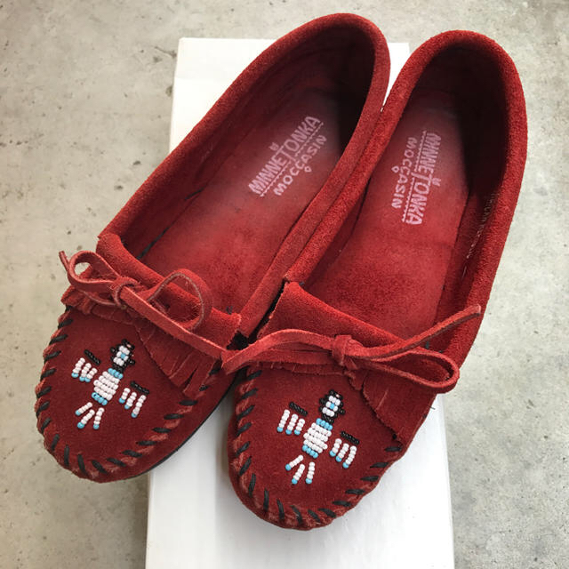 Minnetonka(ミネトンカ)のAvr.Iさん専用▶︎▶︎MINNETONKA モカシン RED36 レディースの靴/シューズ(スリッポン/モカシン)の商品写真