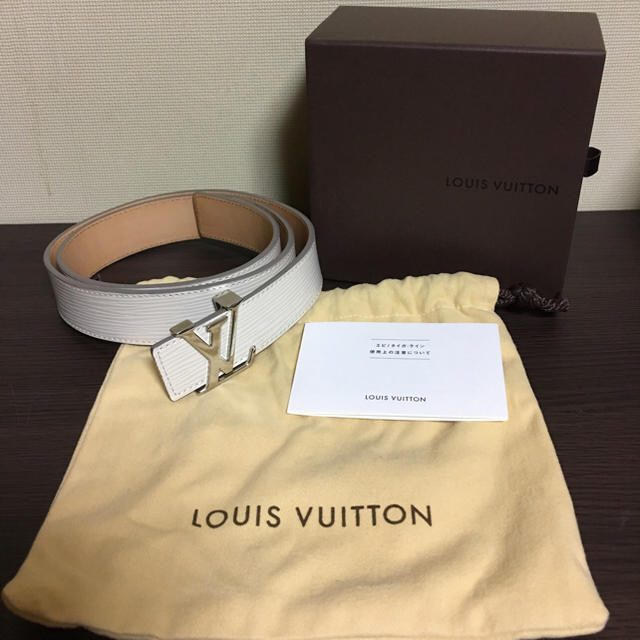 LOUIS VUITTON(ルイヴィトン)のルイヴィトン エピ ベルト ホワイト レディースのファッション小物(ベルト)の商品写真