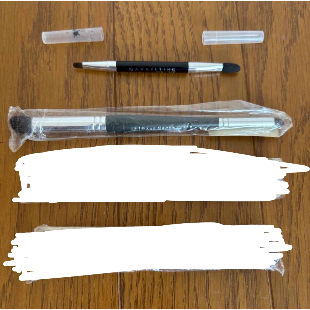 アイシャドウ ブラシ+1 コスメ/美容のメイク道具/ケアグッズ(ブラシ・チップ)の商品写真