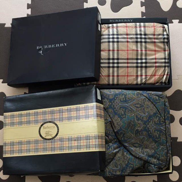 BURBERRY(バーバリー)のバーバリー 肌掛け 布団 未使用 羽毛 インテリア/住まい/日用品の寝具(布団)の商品写真