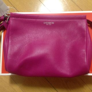 コーチ(COACH)のCOACH♡新品ポーチ兼クラッチバッグ(クラッチバッグ)