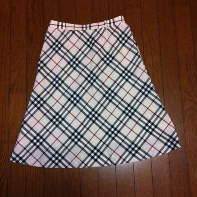 BURBERRY(バーバリー)のバーバリー☆スカートとワンピース レディースのスカート(ひざ丈スカート)の商品写真