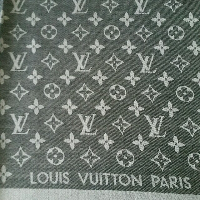 LOUIS VUITTON(ルイヴィトン)のルイヴィトン　ショール　ストール レディースのファッション小物(ストール/パシュミナ)の商品写真