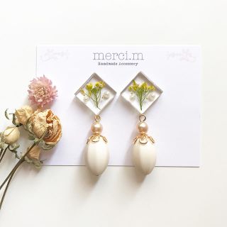 no.358 押し花レジンピアス イヤリング(ピアス)