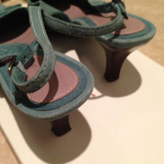 ブルーグレーのパンプス maki様 レディースの靴/シューズ(ハイヒール/パンプス)の商品写真