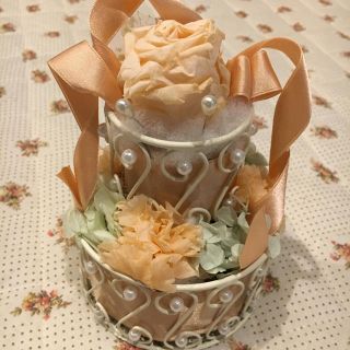 美品 リングピロー 結婚式 プリザーブドフラワー ウェディングケーキ風(リングピロー)