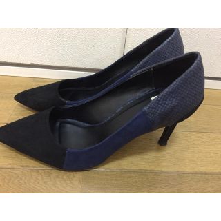 ザラ(ZARA)のバイカラーパンプス ZARA(ハイヒール/パンプス)