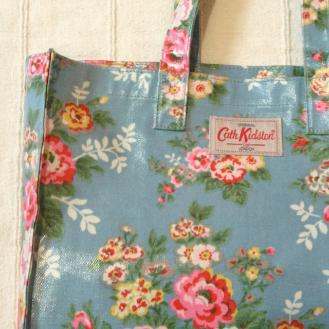 Cath Kidston(キャスキッドソン)の花柄ブックバック<値下げ> レディースのバッグ(トートバッグ)の商品写真