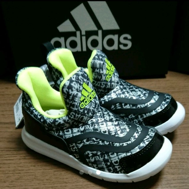 adidas(アディダス)の新品☆adidas☆アディダス☆ハイマ☆19cm キッズ/ベビー/マタニティのキッズ靴/シューズ(15cm~)(スニーカー)の商品写真