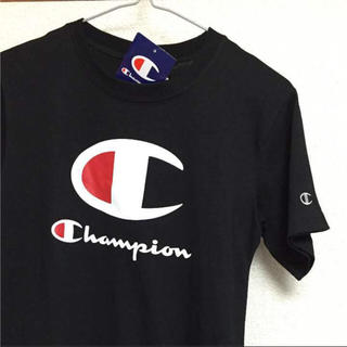 チャンピオン(Champion)のSALE♡新品 タグ付き！チャンピオン ブラック  シャツ Tシャツ   半袖(Tシャツ(半袖/袖なし))
