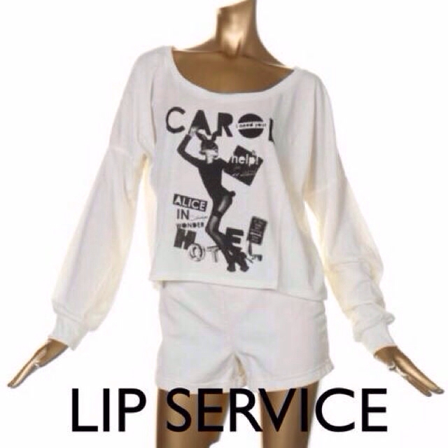 LIP SERVICE(リップサービス)のLIP SERVICE♡ショートトップス レディースのトップス(カットソー(長袖/七分))の商品写真