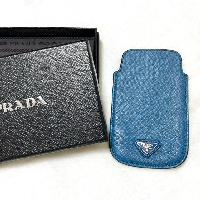 PRADA(プラダ)の美品 PRADA サフィアーノ iPhon 携帯 パスケース iQOS カバ スマホ/家電/カメラのスマホアクセサリー(iPhoneケース)の商品写真