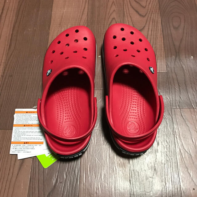 crocs(クロックス)の激安 クロックス サンダル 28cm レッド ブラック クロスバンド メンズの靴/シューズ(サンダル)の商品写真