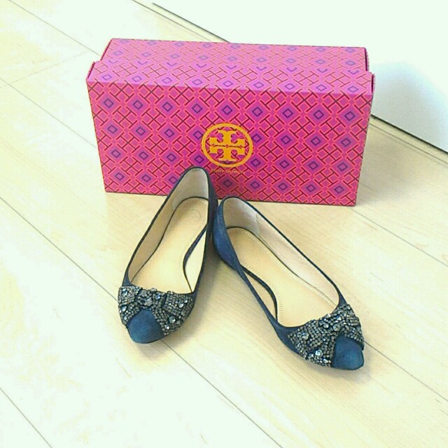 Tory Burch(トリーバーチ)のTORY BURCH ビジュー付シューズ レディースの靴/シューズ(ハイヒール/パンプス)の商品写真